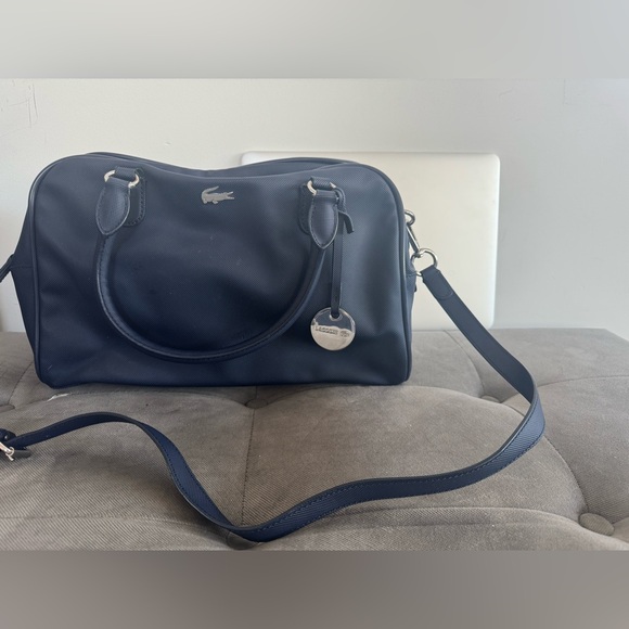 Lacoste crossbody bag with strap - Picture 6 of 9